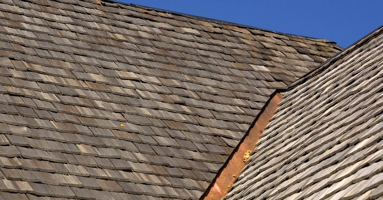 Close-up of a shingled roof with a valley in The Woodlands, Texas.